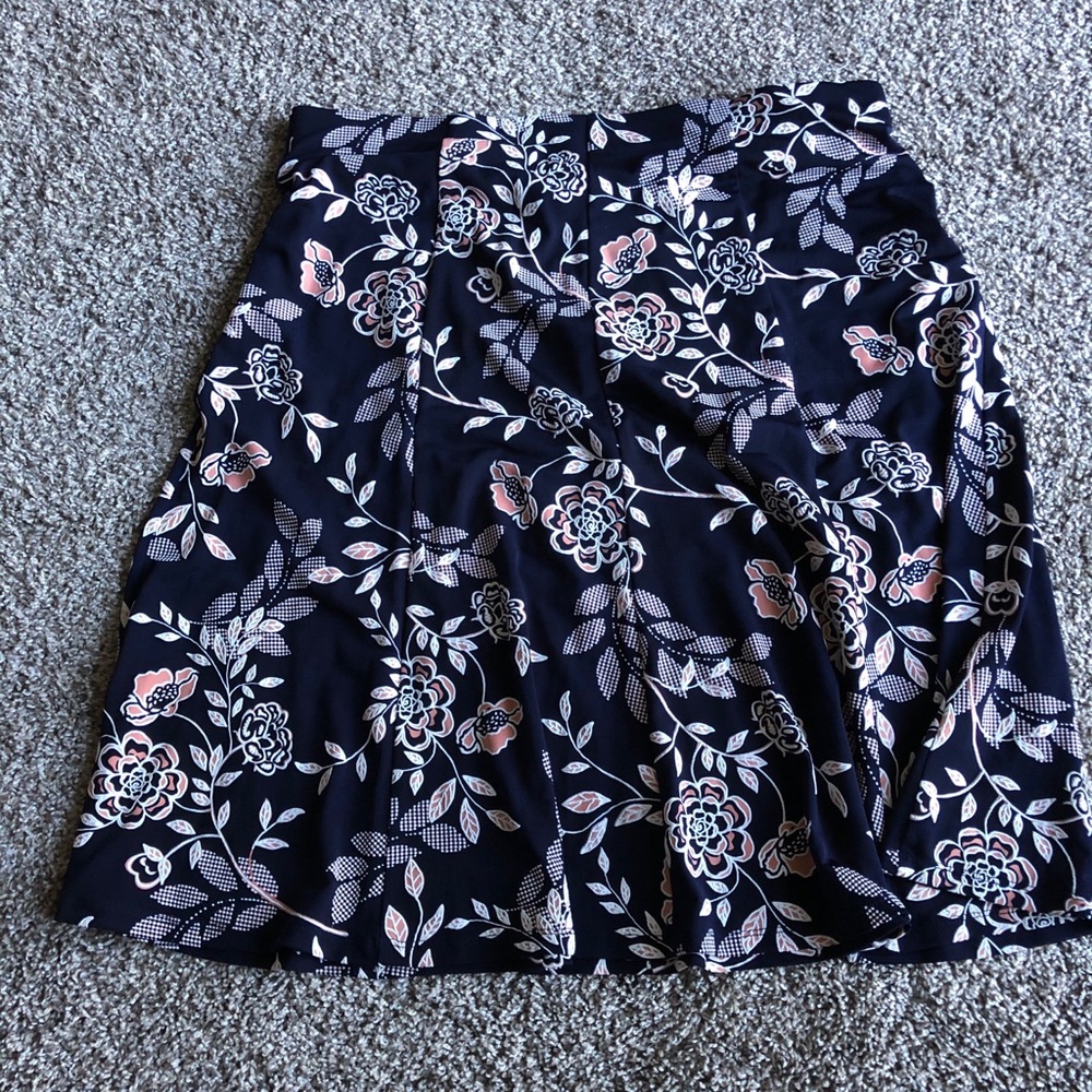 GNW skirt. Elastic waistband  navy blue /pink